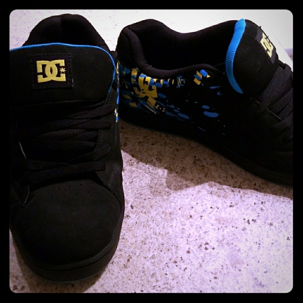 DC Mens skating shoes